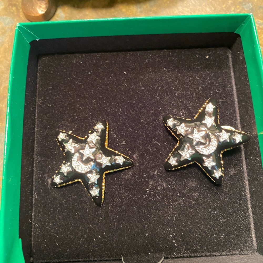 Quacker Factory Clip on Earings